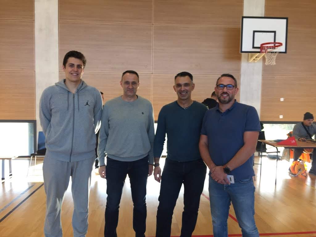 U13-vs-Lambesc-8.jpeg U13-vs-Lambesc-8.jpeg